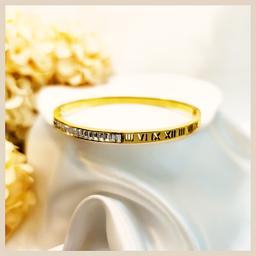 Premium Adel silver-plated zirconia bracelet set with an adjustable fit, crafted for women who want trusted comfort, radiant sparkle, and effortless elegance.