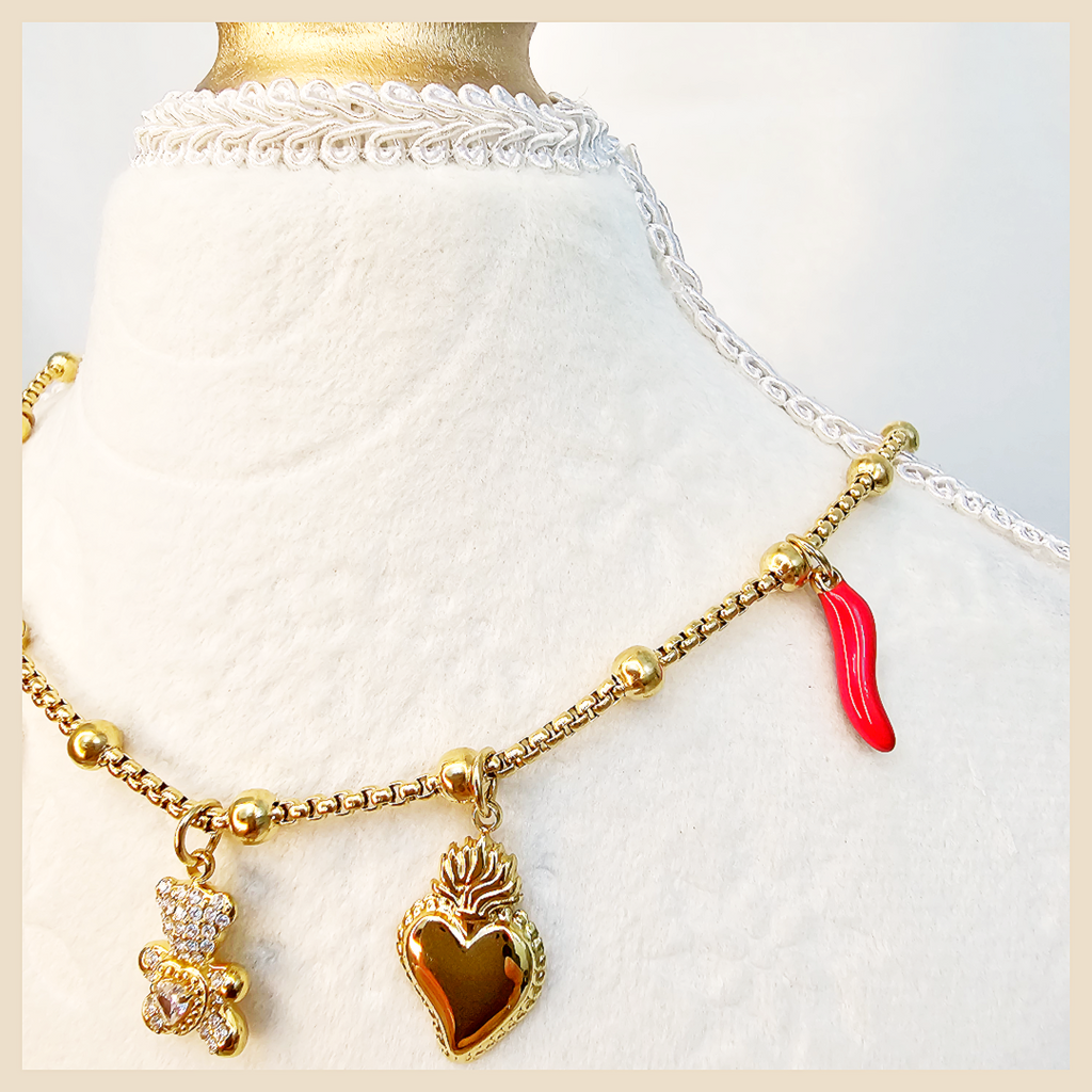 Premium Biri multilayer charm necklace for her, an ideal graduation gift that celebrates success with a refined, fashionable, and memorable touch.