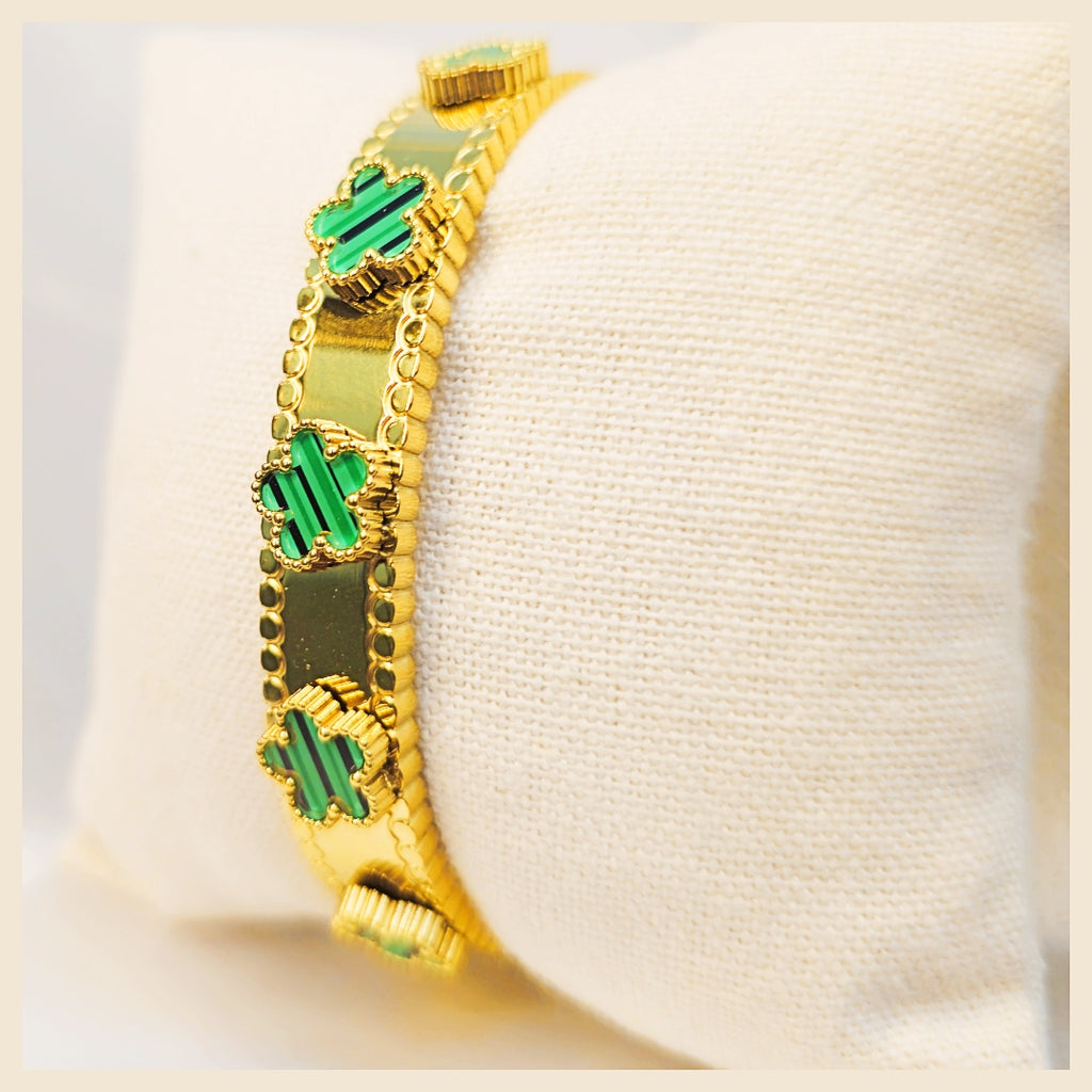 Premium Keia 18K gold-plated clover crystal bangle, a meaningful gift for her for Eid, anniversaries, or a stylish celebration delivered in the UAE.