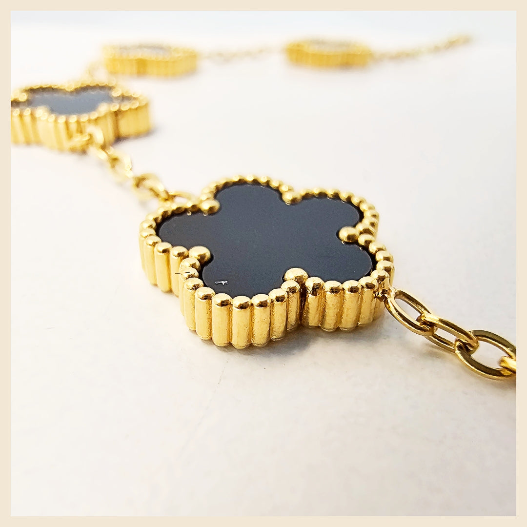 Premium Kiri clover bracelet in 18K gold-plated finish, a radiant choice for women who want timeless elegance, crystal brilliance, and a premium jewellery feel.