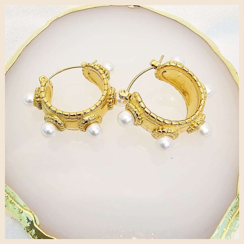 Premium Lisa gold-tone pearl hoop earrings, beautifully suited for birthday parties and special occasions where graceful sparkle and sophistication matter.