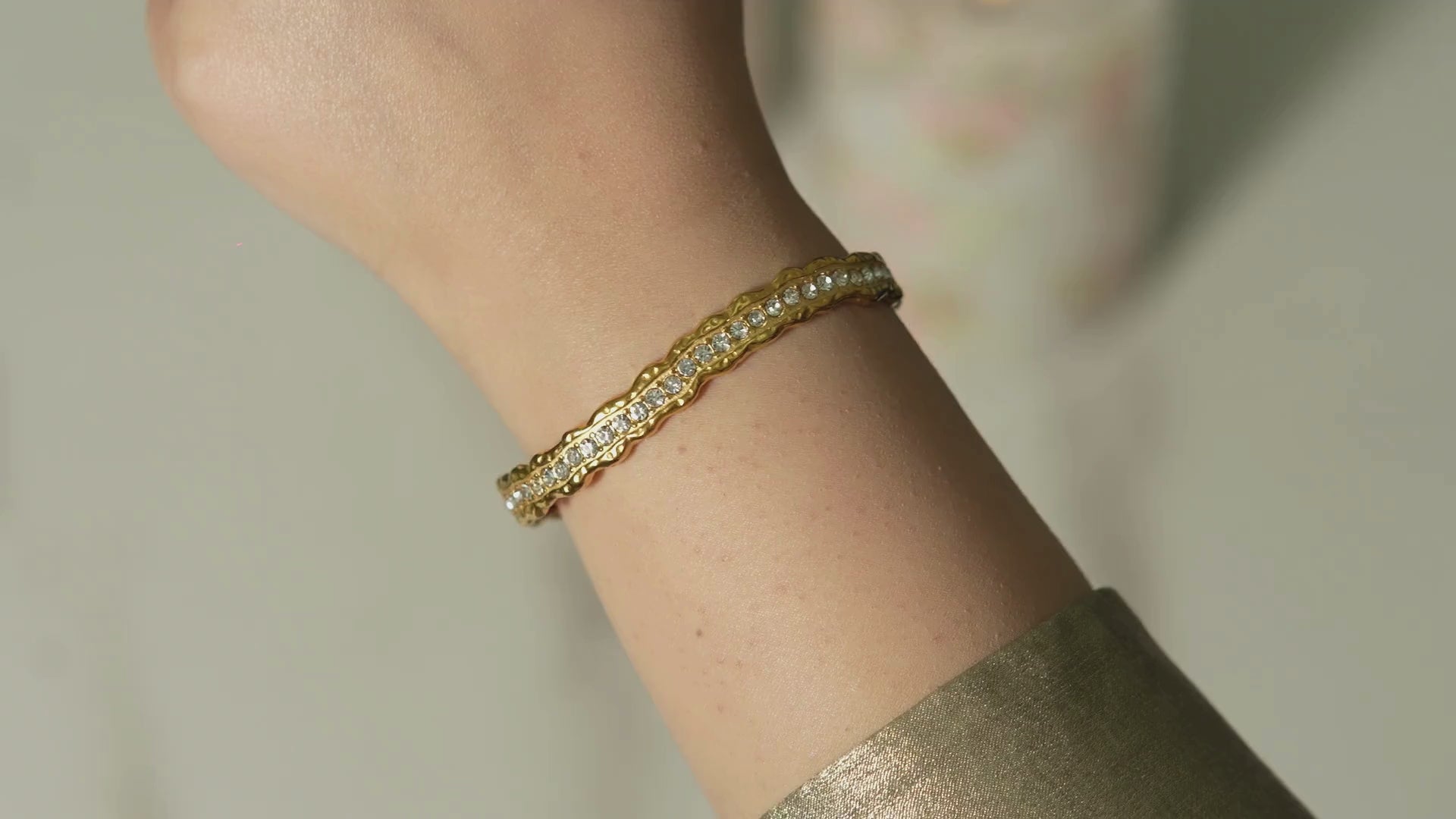 Kali Wavy Bangle