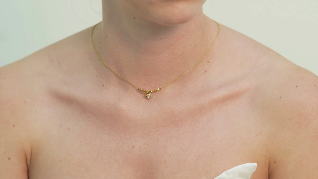 Guri Zircon Shine Necklace