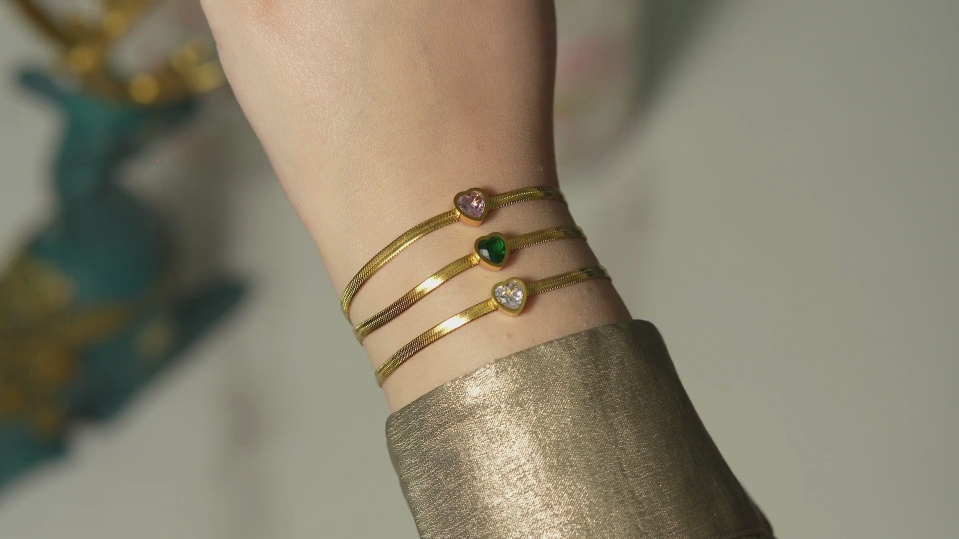 Close-up of a white gold plated heart bracelet with zircon inlay, showcasing sparkling detail and refined finish that reassures buyers of premium quality and trusted craftsmanship.