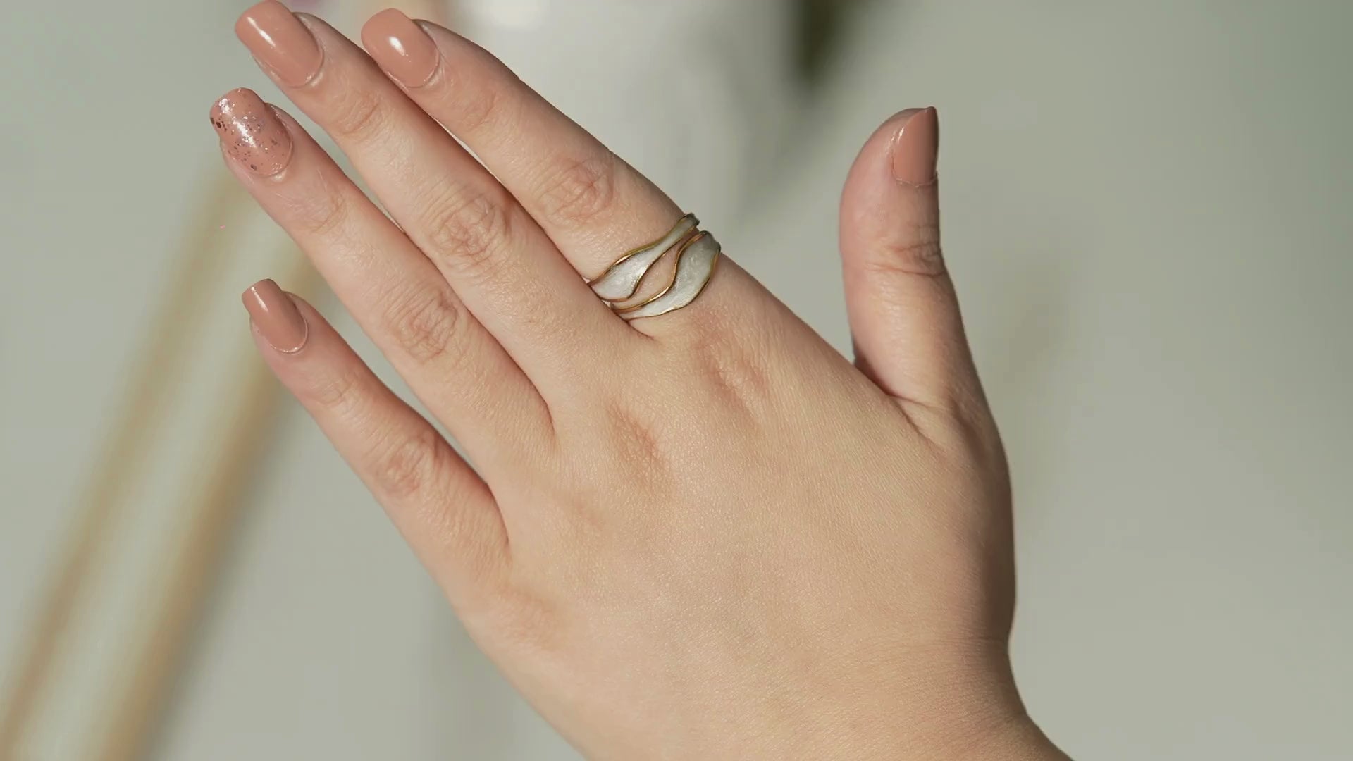 Anis Wavy Ring