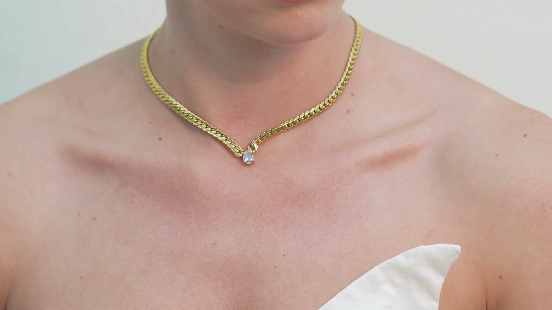 Amya Teardrop Necklace