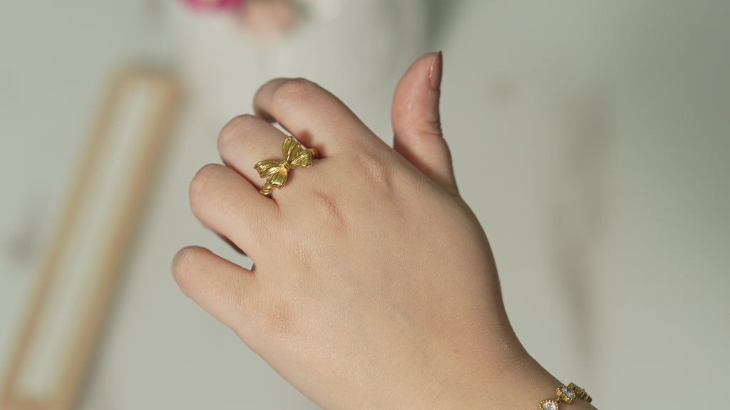 Ilma Shiny Bow Ring