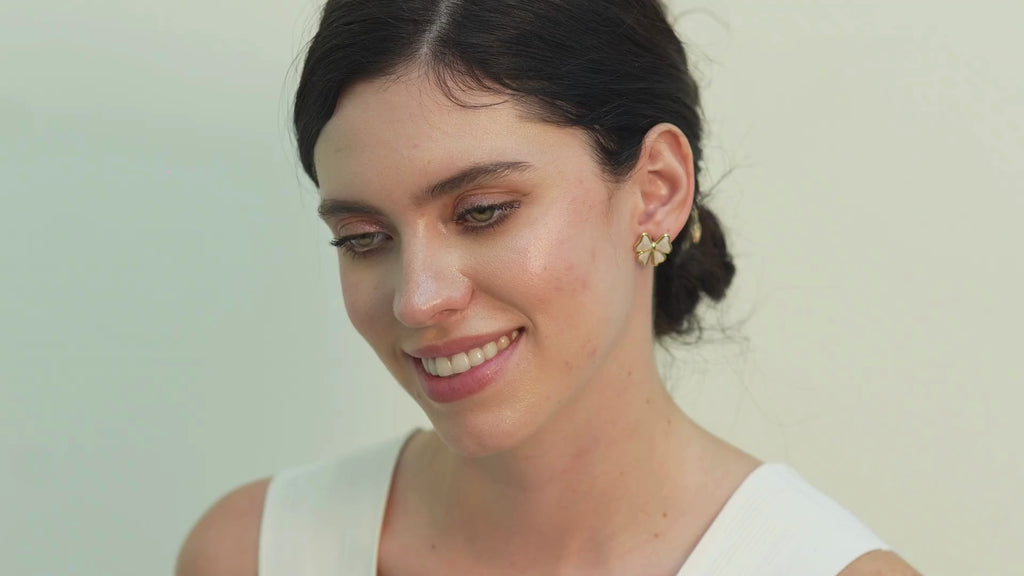 Eola Enemal Bow Earings