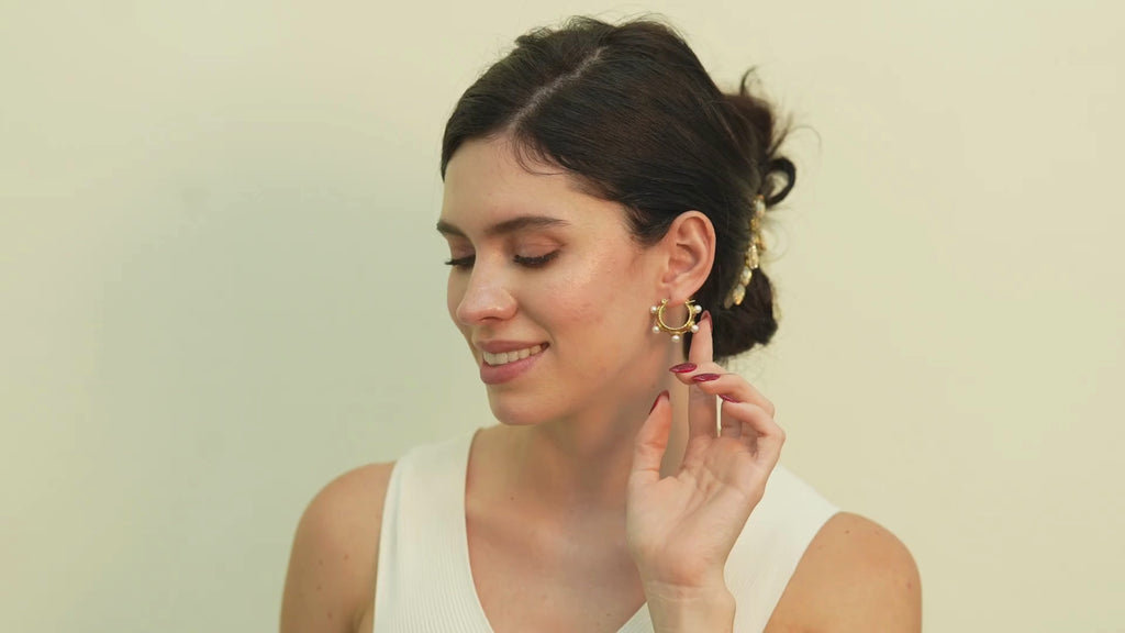 Lisa Pearl Hoop Earings