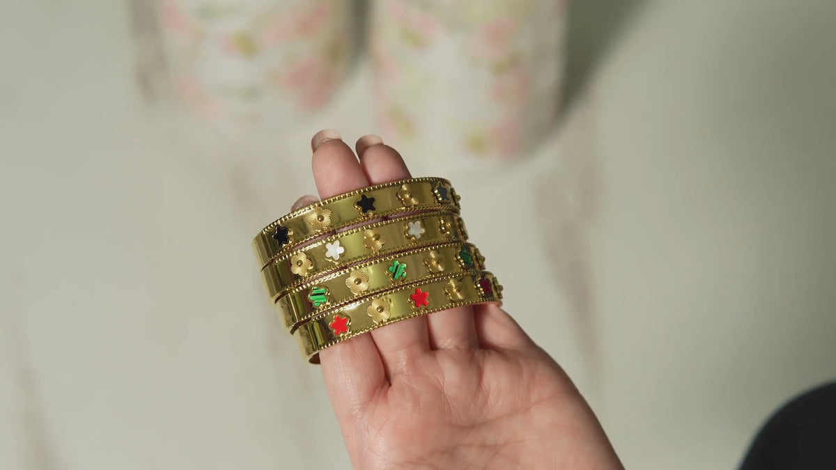 Deah Clover Star Bangle