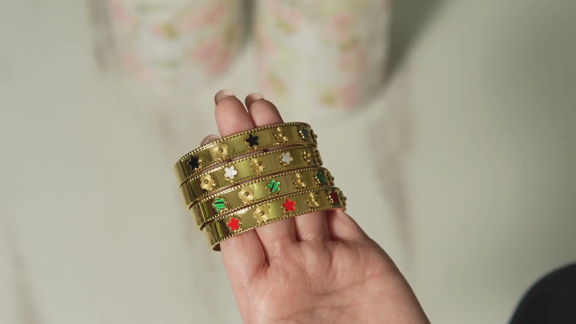 Deah Clover Star Bangle