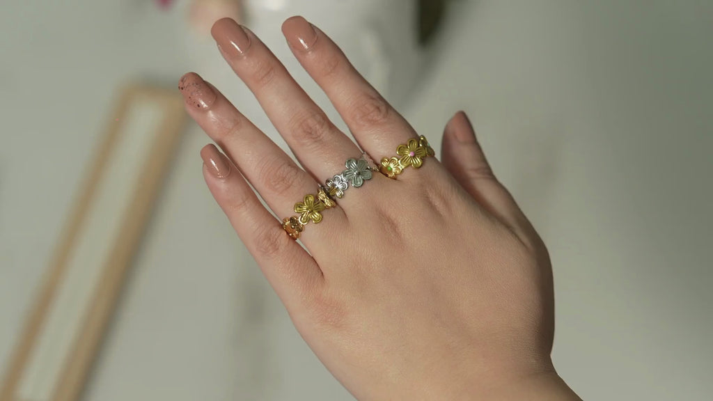 Jeri Flower Ring