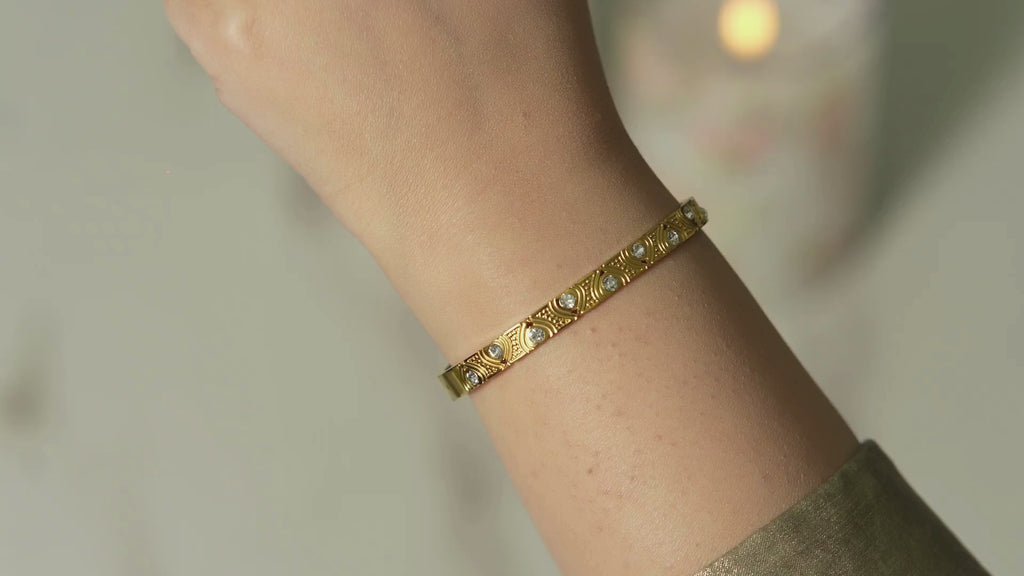 Maci Pattern Zircon Bangle