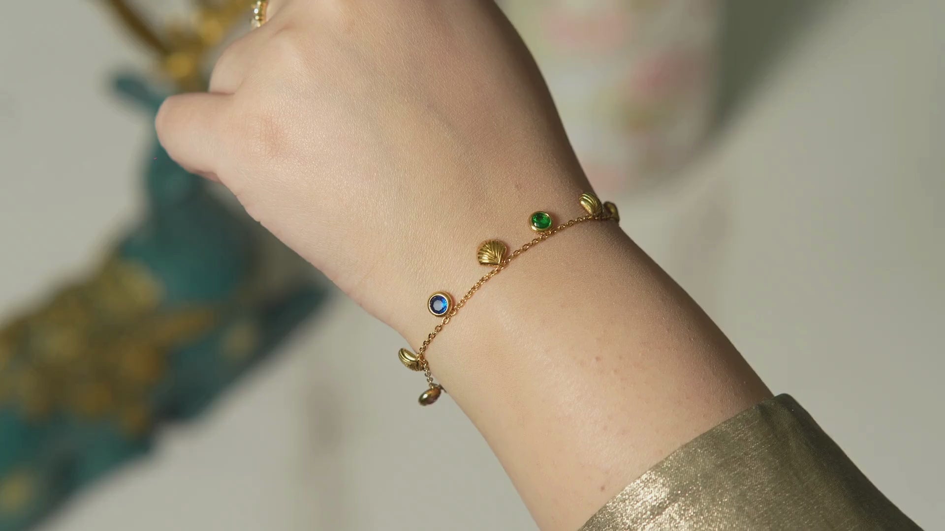 Fiza Delicate Charm Bracelet