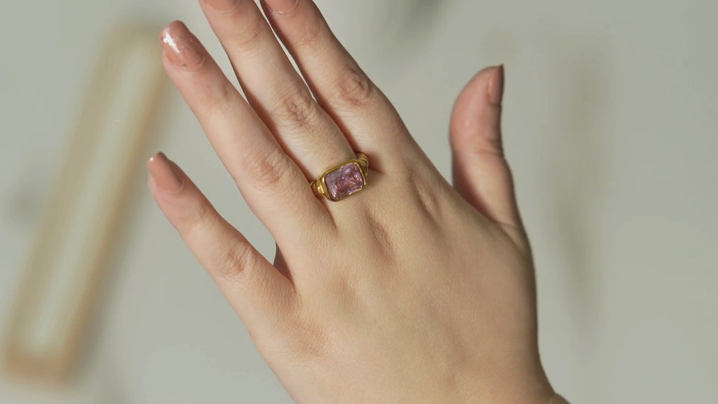 Lili Pink Square Ring