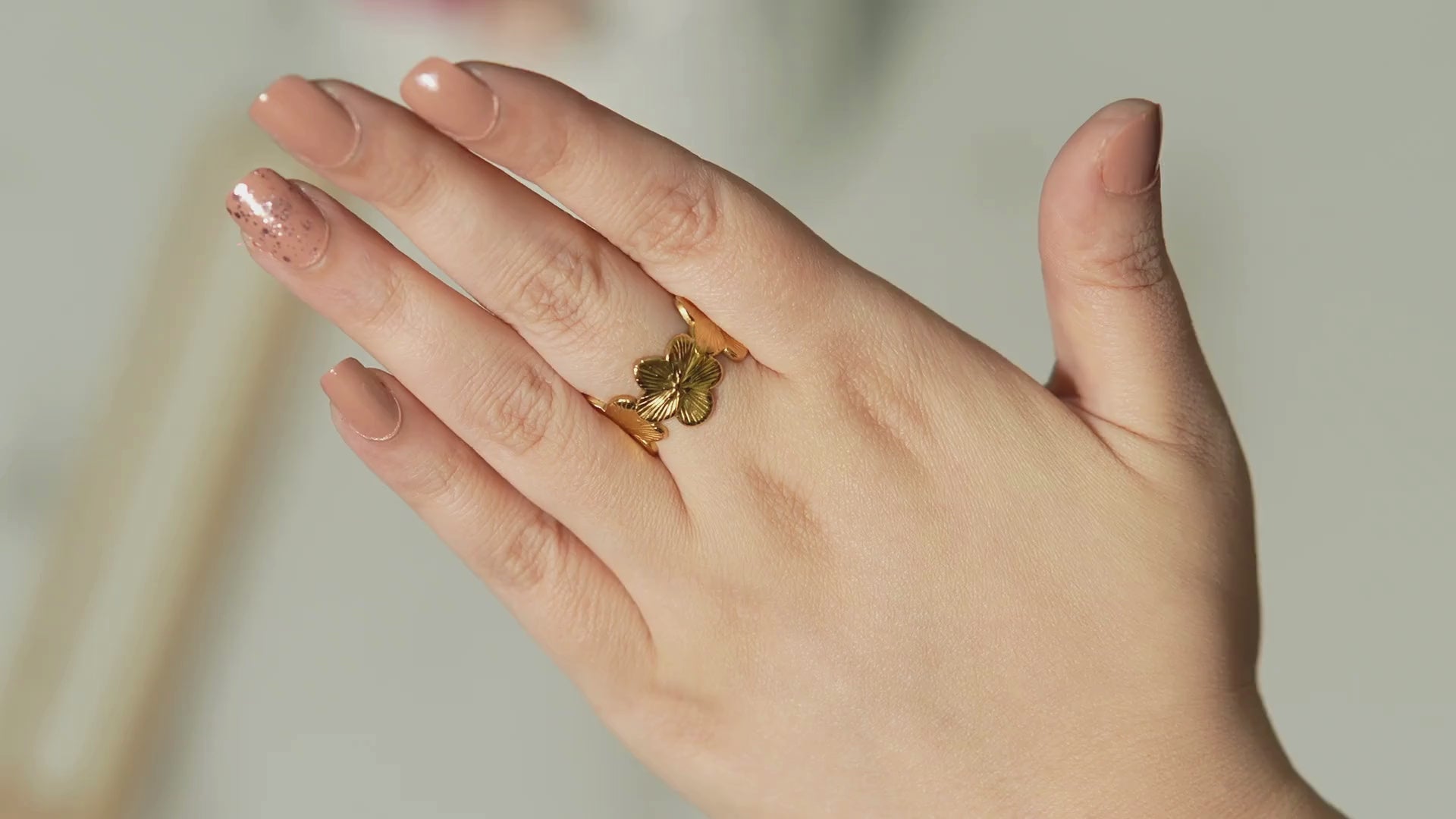 Azra Petal Ring