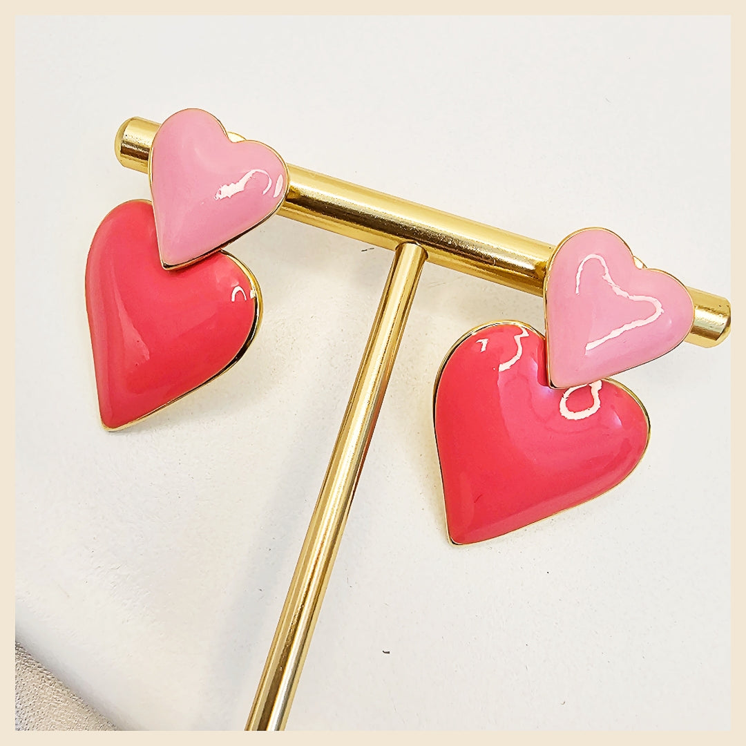 Valentine’s gift-ready gold heart earrings, presenting romance and exclusivity for her, ideal when gifting with emotion and trust in the UAE.